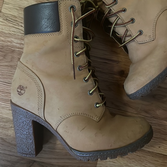 Timberland 5.5 women’s work boots nyc style laced up euc heeled - Picture 2 of 7